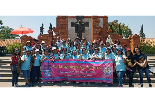 Ziarah Rekreasi PIKAT Gregorius ke Taman Doa Regina Rosari - Cirebon